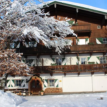 Landsitz Römerhof - Aparthotel 4*