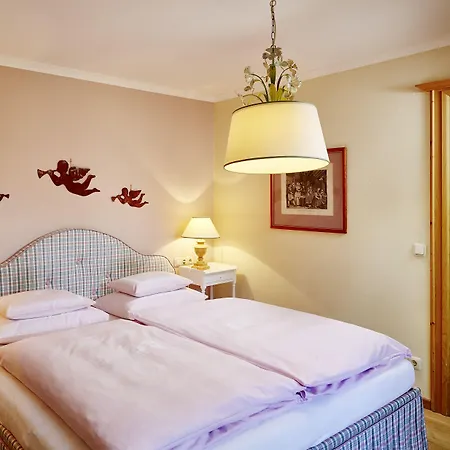 شقة فندقية Landsitz Roemerhof - 4*