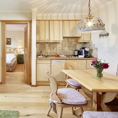 شقة فندقية Landsitz Roemerhof - 4*