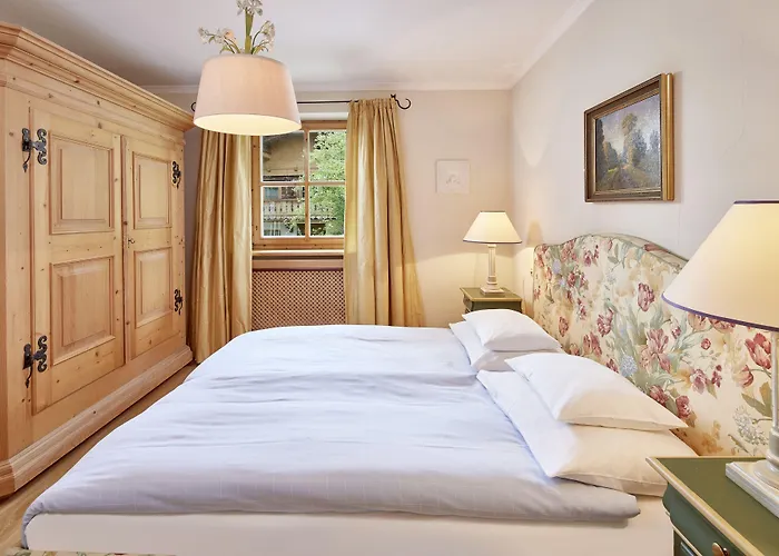 Landsitz Roemerhof - Апарт-готель Кіцбюель