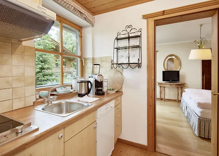 Landsitz Roemerhof - Апарт-готель 4*