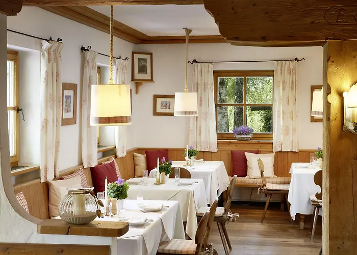 Landsitz Roemerhof - Апарт-готель Кіцбюель