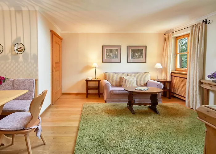 Lägenhetshotell Landsitz Roemerhof - 4*