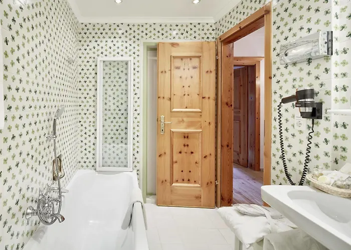 Апарт-готель Landsitz Roemerhof -