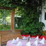 Landsitz Roemerhof - Ξενοδοχείο με διαμερίσματα Κίτσμπουελ