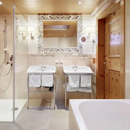 Hotel apartamentowy Landsitz Roemerhof - 4*